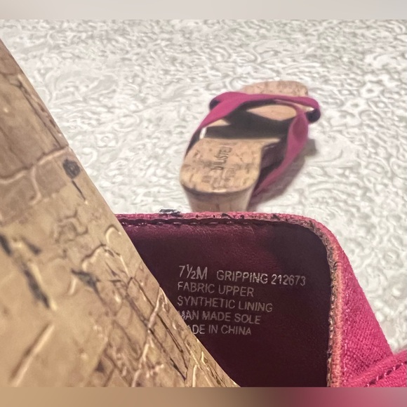 Magenta Wedges - Picture 7 of 7